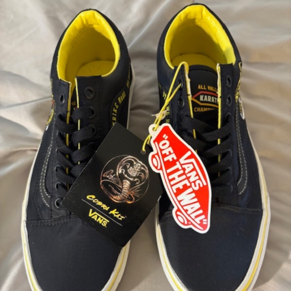Vans X Cobra Kai Shoes W 8.0   M 6.5